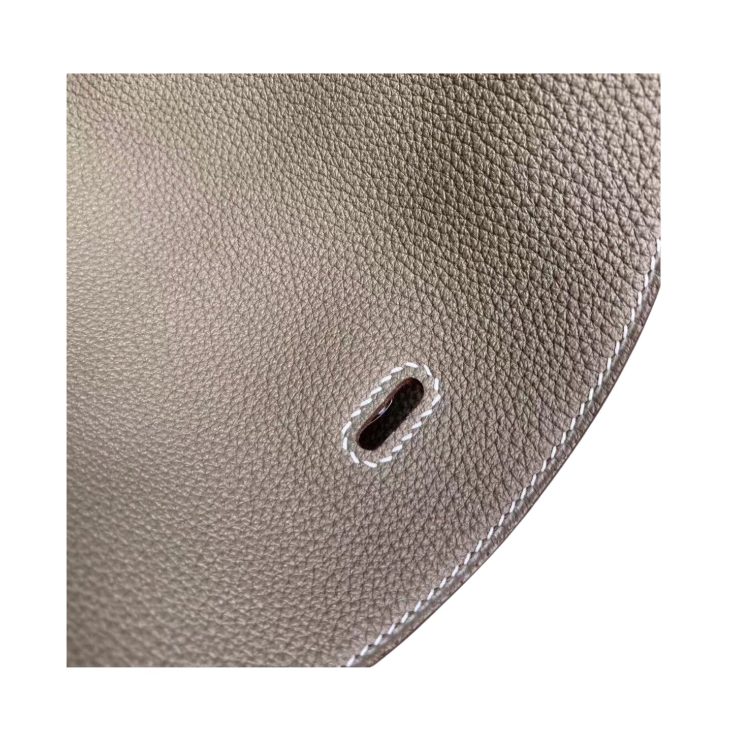 Hermès Lindy 26 Grey Cow Leather Golden or Palladium Hardware