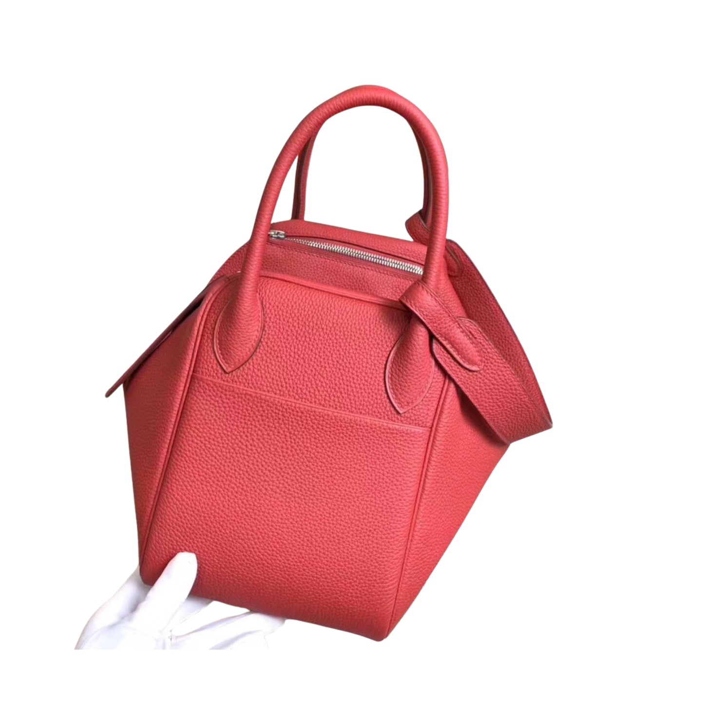 Hermès Lindy 26 Red Cow Leather Golden or Palladium Hardware